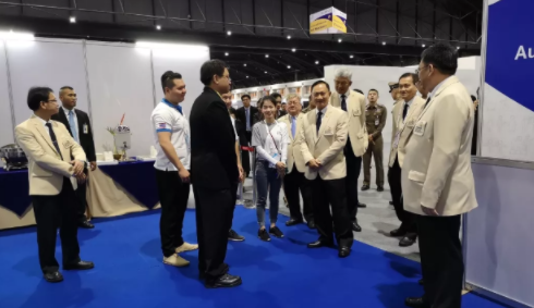 【赛场资讯】泰国劳工部部长来参观3044am永利(中国)集团-官方网站展位和赛场